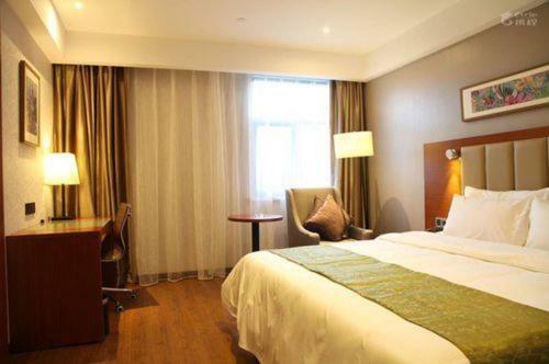 Yitel Hongqiao Hub Linkong Zone Hotel