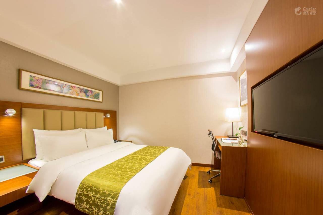 Yitel Hongqiao Hub Linkong Zone 4*